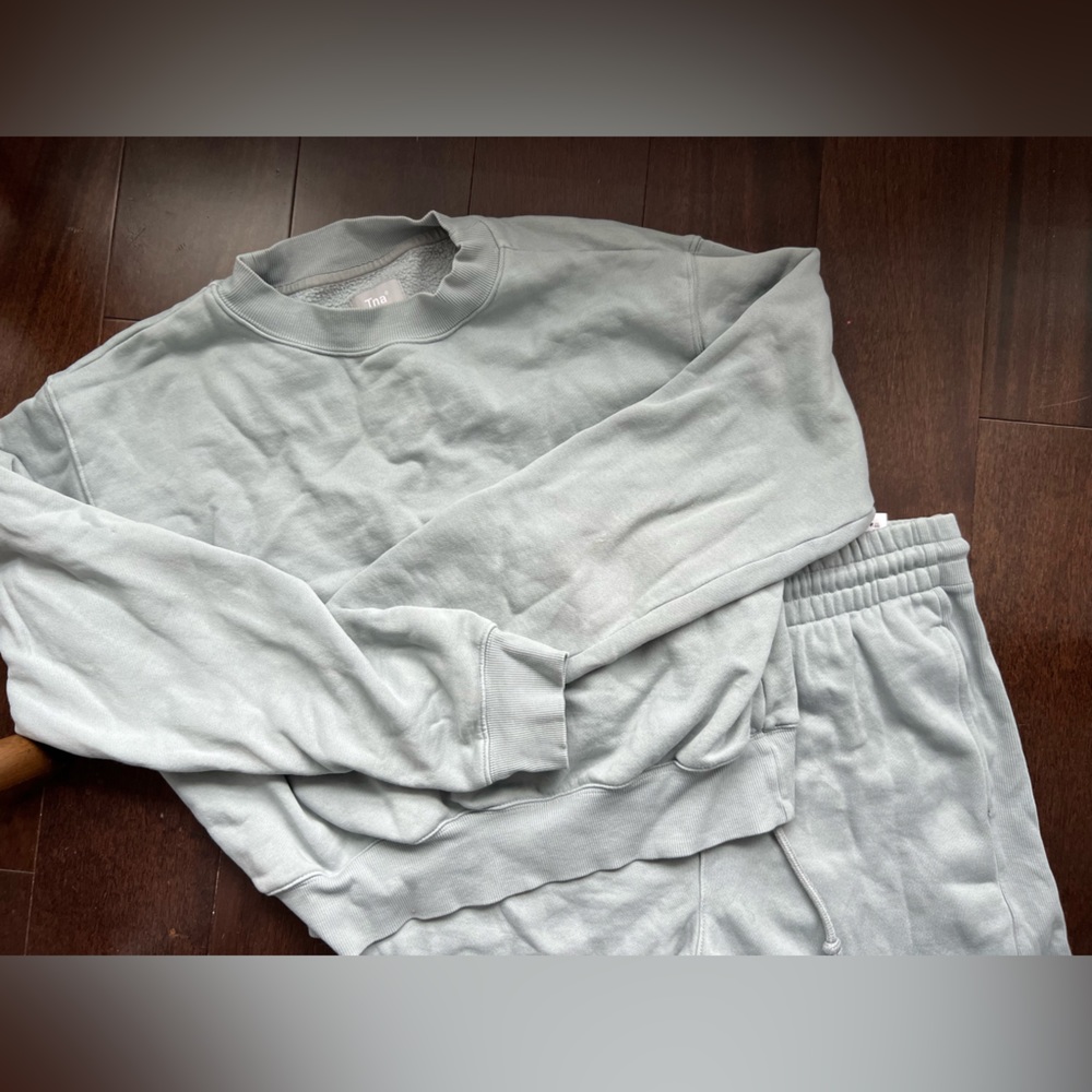 Aritzia TnA Cozy Fleece Boyfriend Sweatpants and Cropped Sweater
